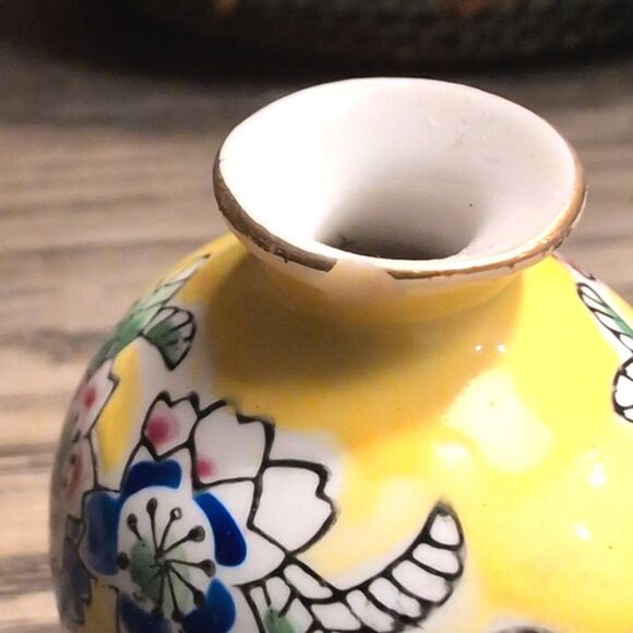 Japanese Yellow Floral Mini Bud Vase Cottagecore Grand Millenial Collector - Picture 6 of 8